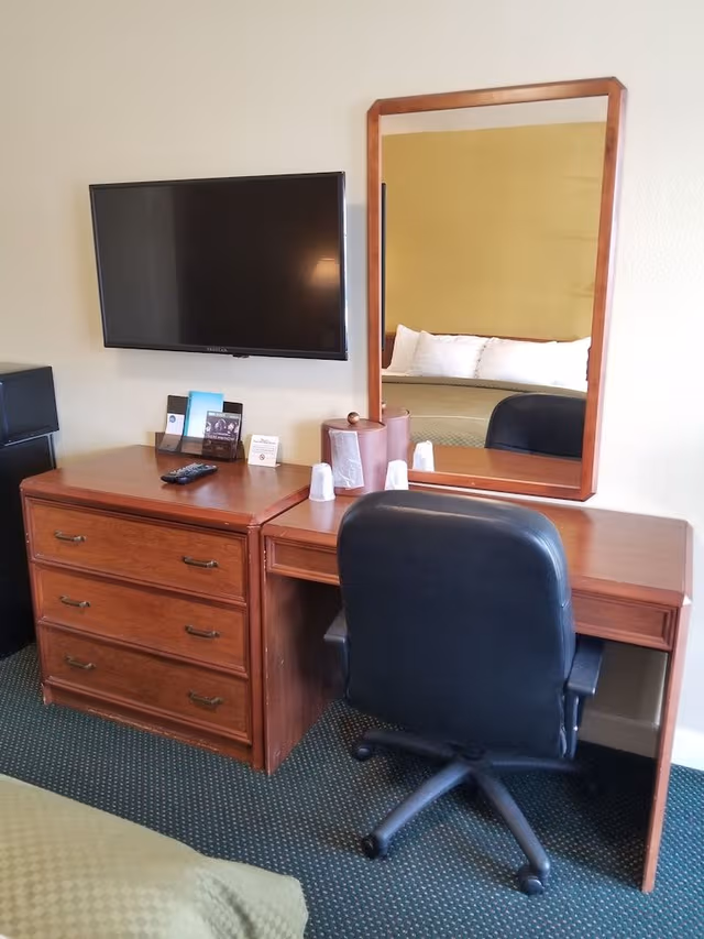 Standard Room, 1 King Bed