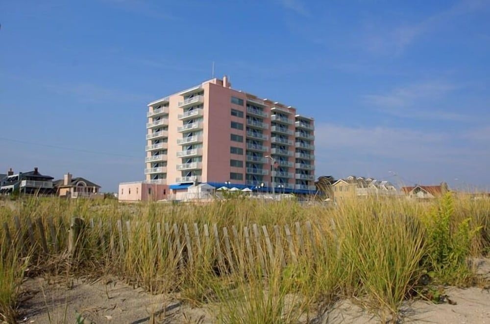 Port-O-Call Hotel0