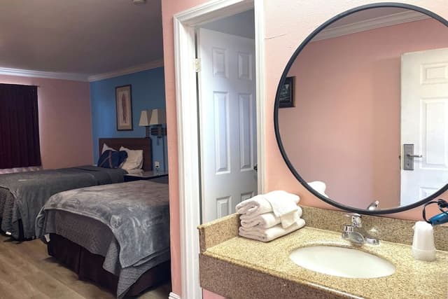 Room, 2 Queen Beds, Non Smoking