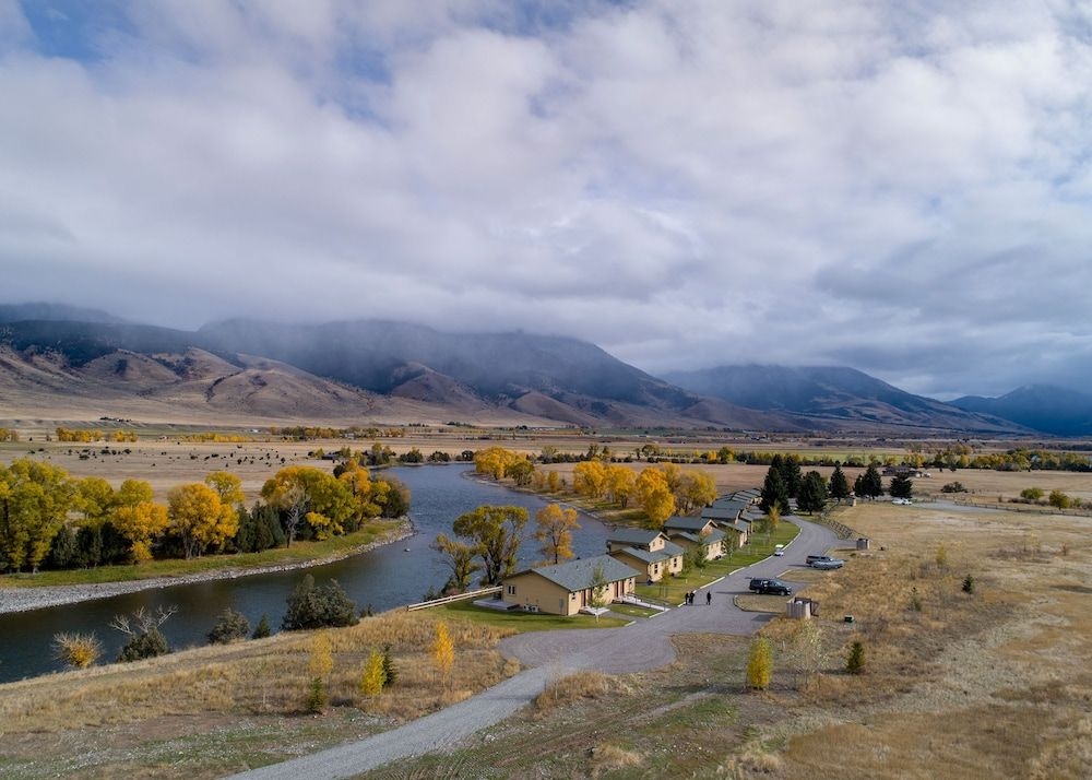 Yellowstone Valley Lodge2