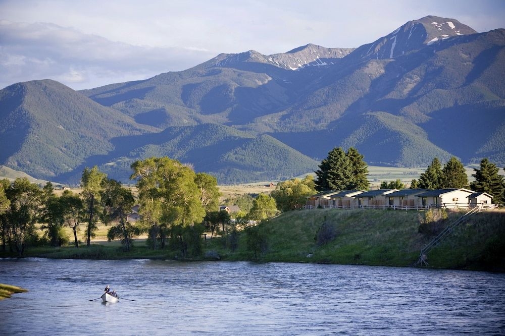 Yellowstone Valley Lodge3