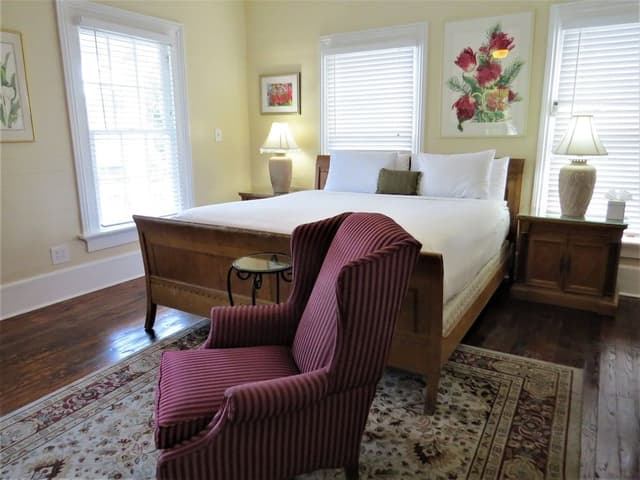 Deluxe Townhome, 1 King Bed w/Sofa bed - Fleming's Veranda 100 (bedroom access via spiral staircase)