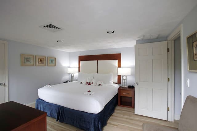 One Bedroom Cottage Suite