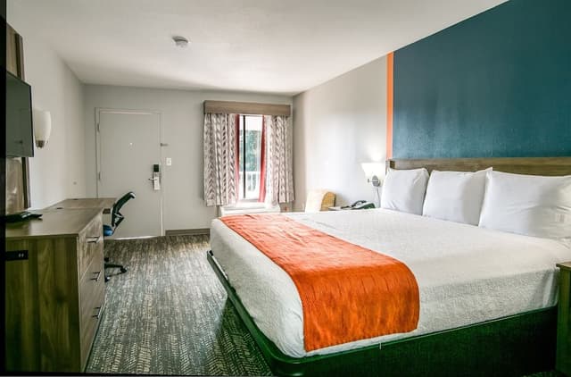 Standard Room, 2 Queen Beds, Smoking