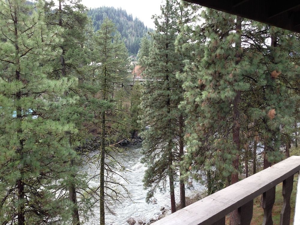 Alpine Rivers Inn1