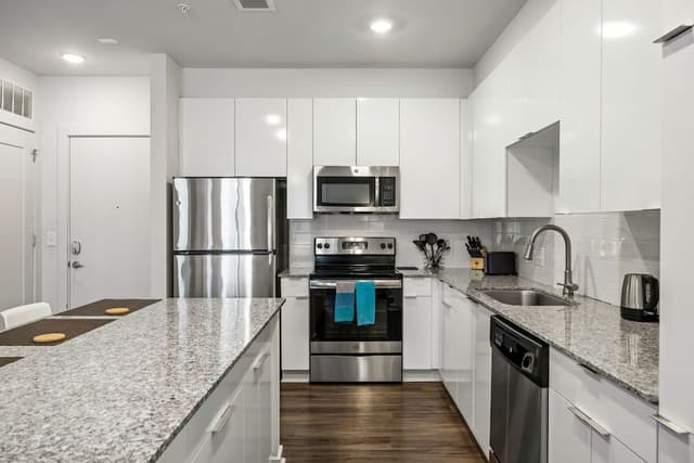 Spectacular 2BR/2BA Apartment (1270 Spring Street NW, Atlanta, GA 30309)