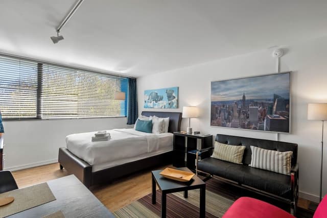 Chic Premium Studio Apartment (47 25th St NW, Atlanta GA 30309)*