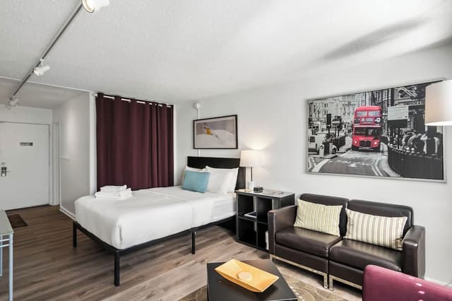 Chic Premium Studio Apartment (47 25th St NW, Atlanta GA 30309)*