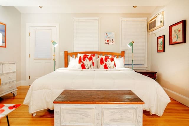 Family Room, 1 King Bed with Sofa bed, Private Bathroom