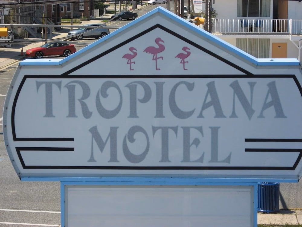 Tropicana Motel1