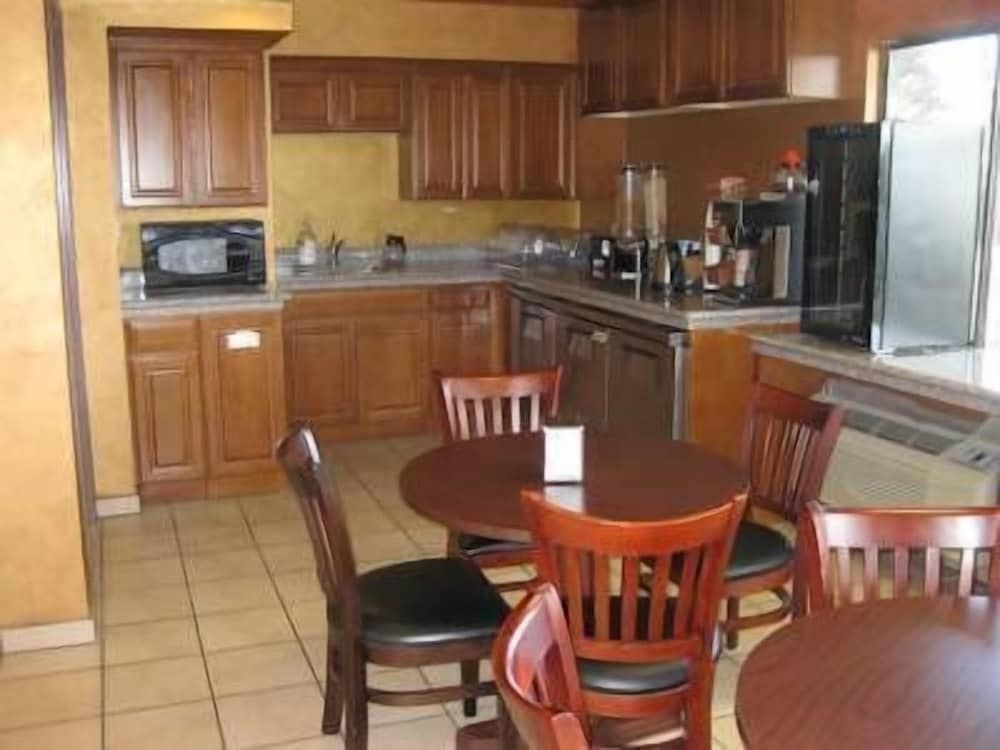 Sunrise Inn3