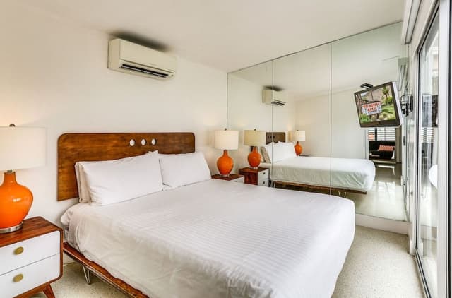Luxury Suite, 1 King Bed, Accessible, Kitchen