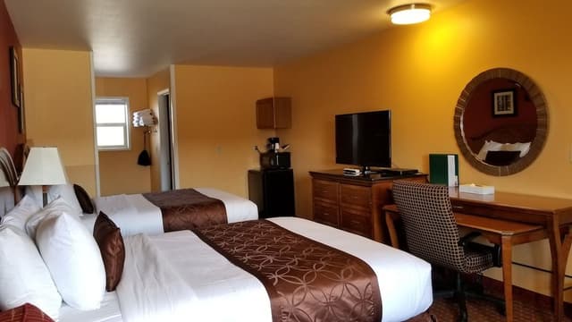 Deluxe Room, 2 Queen Beds, Refrigerator & Microwave