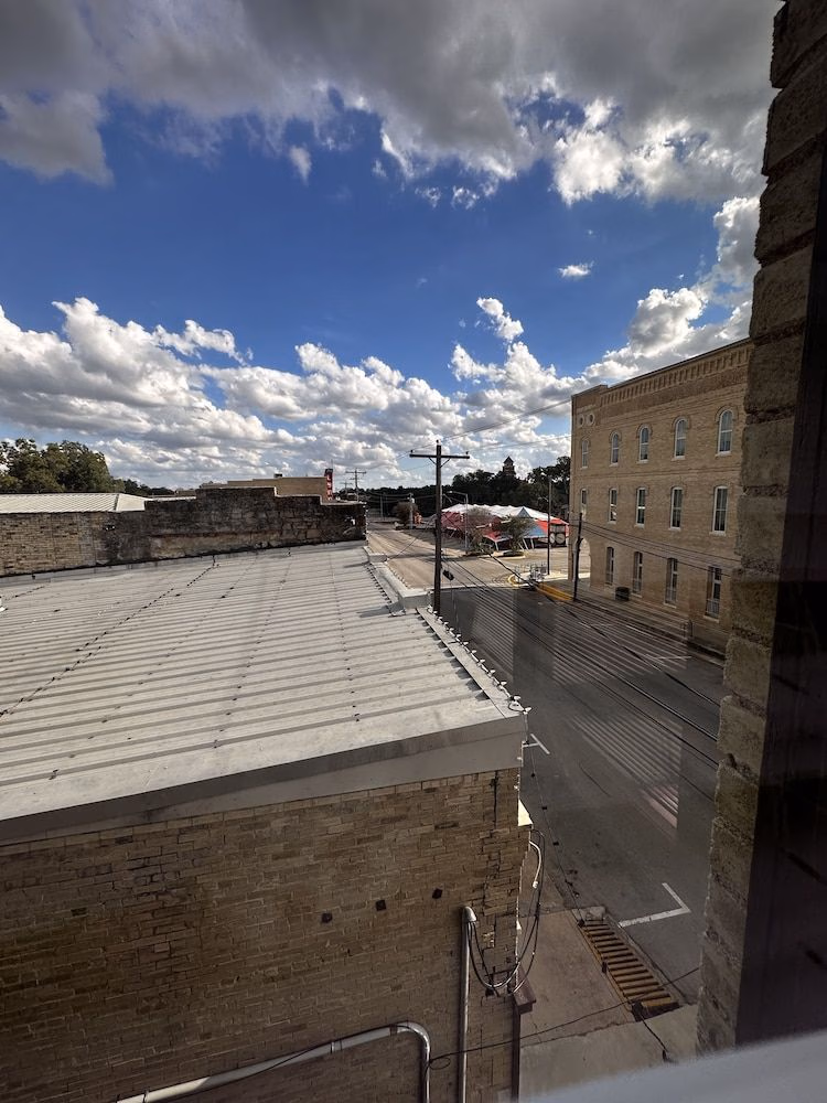 The Alcalde Hotel & Grill0