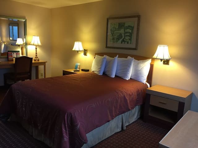 Standard Room 1 King Harbor View