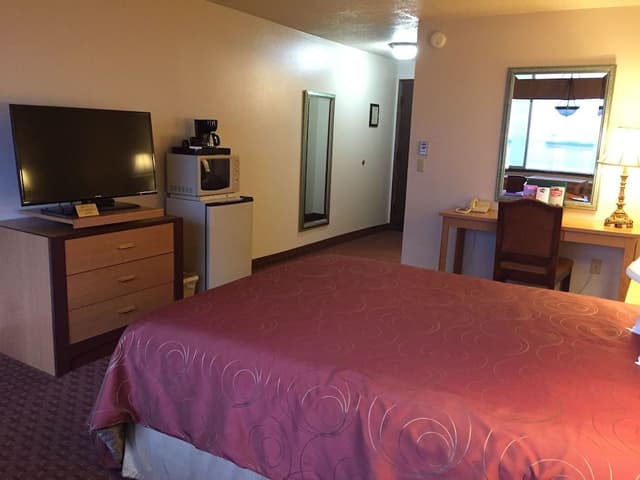 Standard Room, Harbor View (1 Queen)