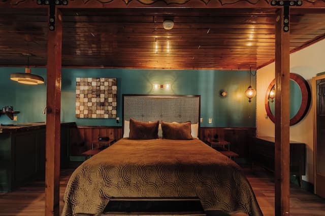 Traditional Cabin