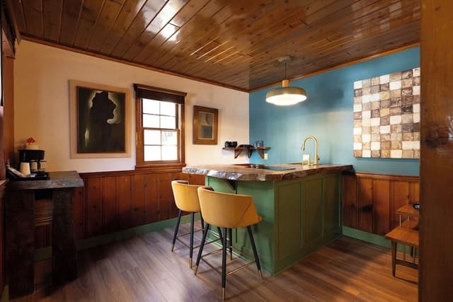 Traditional Cabin