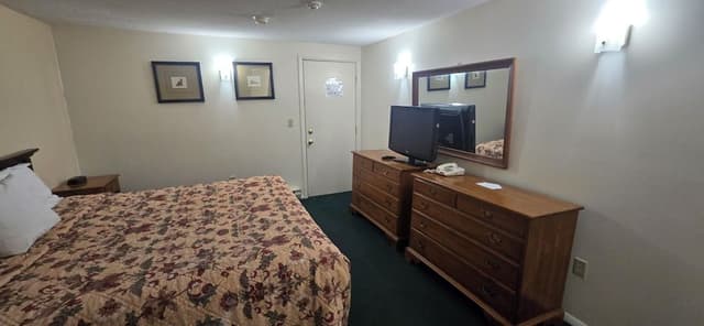 Suite, 1 King Bed, Kitchen