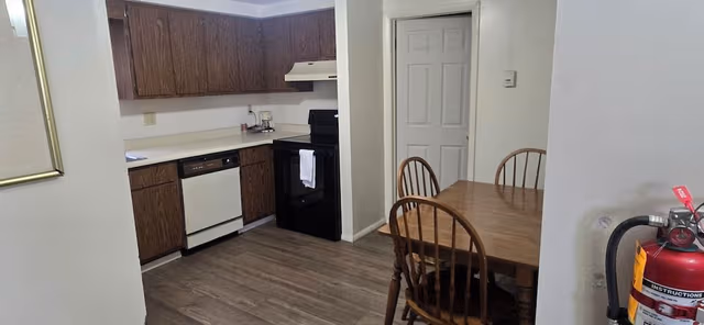 Suite, 1 King Bed, Kitchen