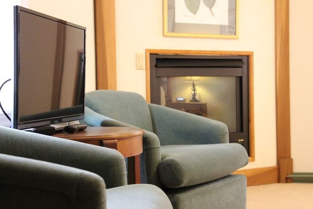 Suite (Windham, 1 Queen Bed)