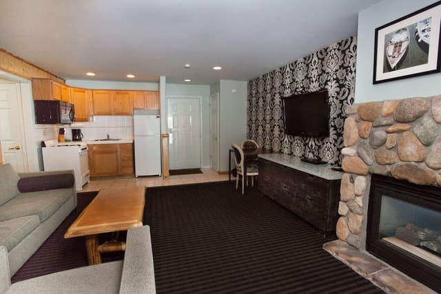 Suite, 1 King Bed with Sofa bed