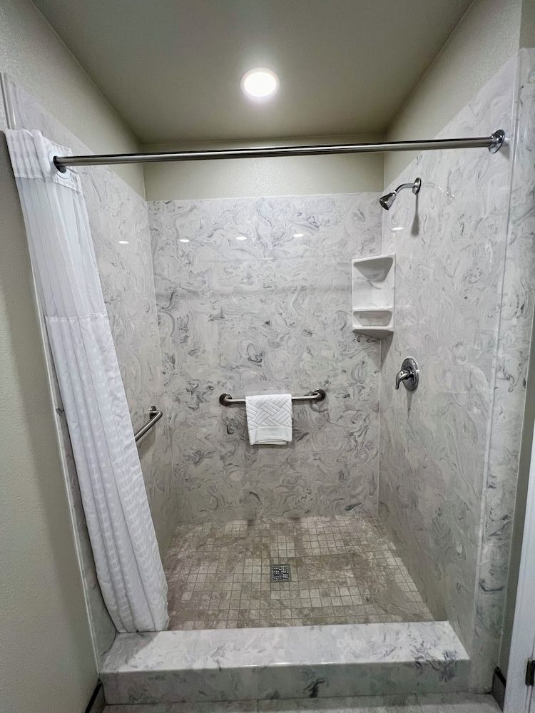 ทราเวลเลอร์ส อินน์ โมเทล (Travelers Inn Motel)4