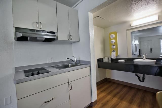 Deluxe Room, 1 Queen Bed, Non Smoking