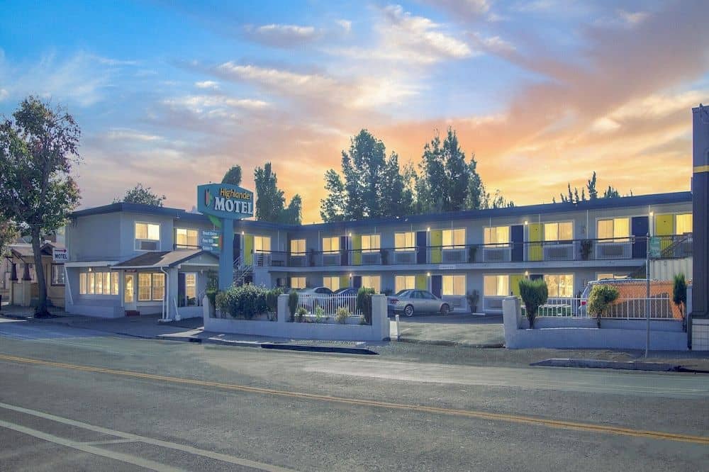Highlander Motel Highlander Motel