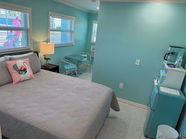 Economy Queen Room
