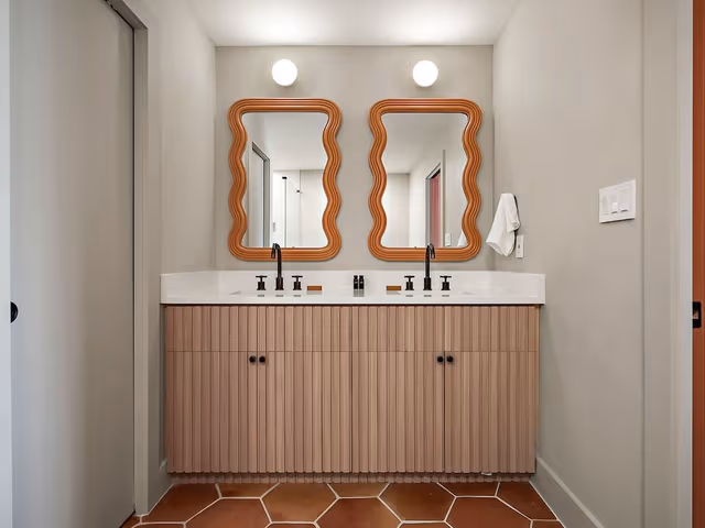 Deluxe Studio Suite