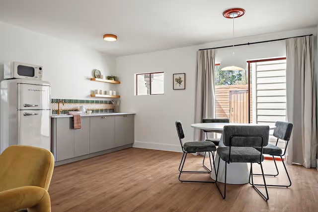 Deluxe Studio Suite