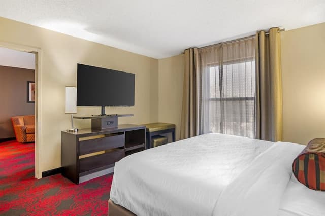 Suite, 1 King Bed, Non Smoking, Hot Tub