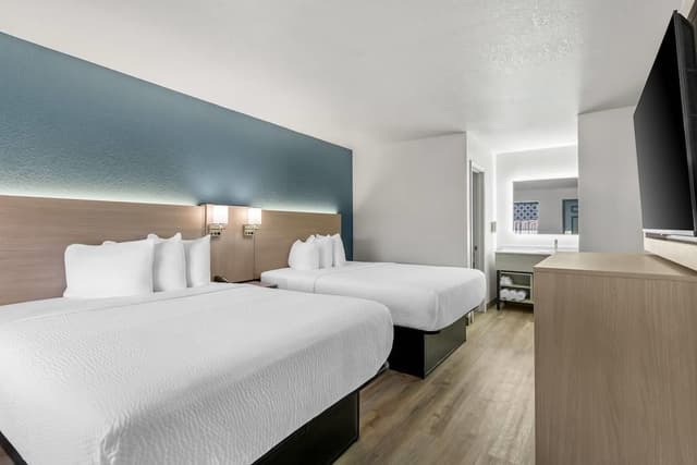 Standard Room, 2 Queen Beds, Non Smoking