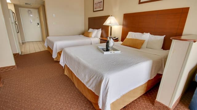 South Building - ADA Accessible Efficiency, Bayfront View, 2 Queen Beds & Sofa