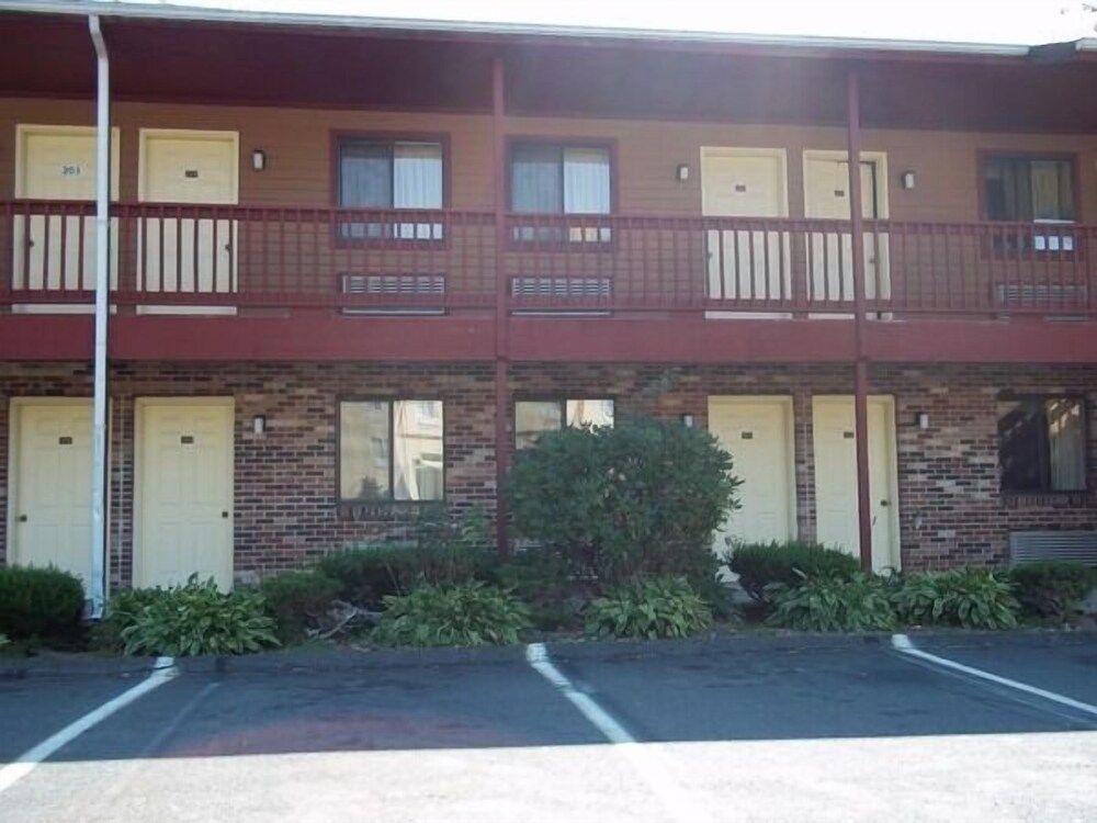 Naugatuck Motor Lodge0