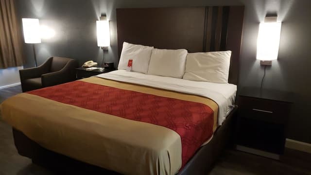 Standard Room, 1 King Bed, Smoking