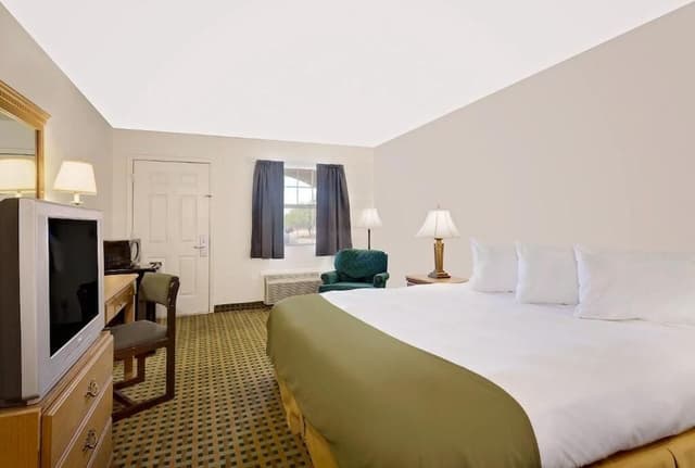 Room, 1 King Bed, Non Smoking