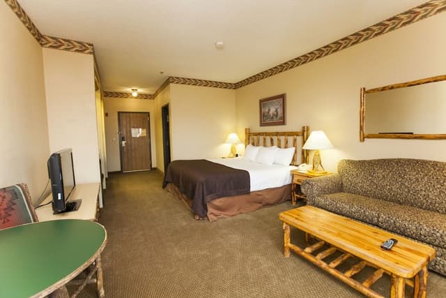 Luxury King Suite - Water Park Included