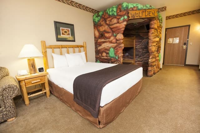 Wolf Den Suite - Water Park Included
