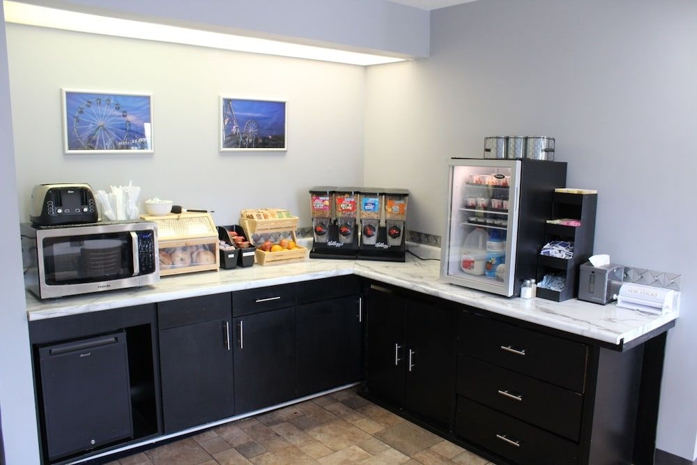 American Inn and Suites Ionia2