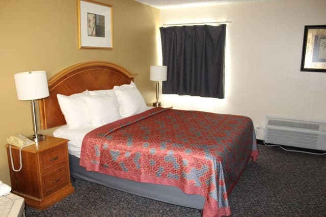 Honeymoon Suite, 1 King Bed with Sofa bed, Jetted Tub