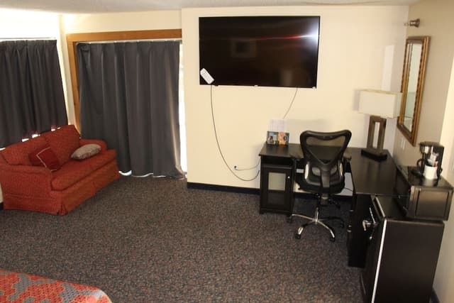Honeymoon Suite, 1 King Bed with Sofa bed, Jetted Tub