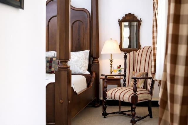 Elite Suite, Private Bathroom, Courtyard View