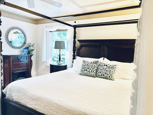 Azalea Suite