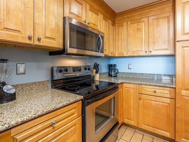 Condo, Multiple Beds, Pool Access, Beach View (#132 - Pets)