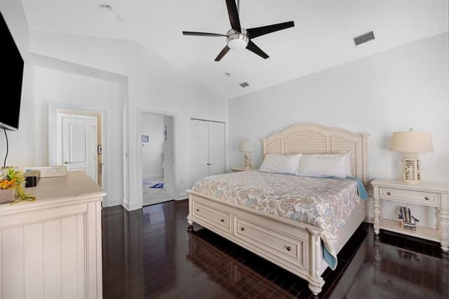 Deluxe Townhome, 2 Bedrooms