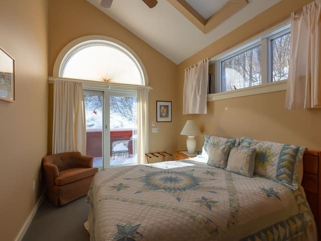 Family Suite, Private Bathroom (Rockwell - No Pets)