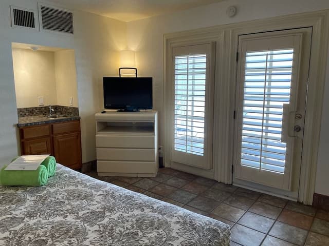 Premium Suite, Pool View