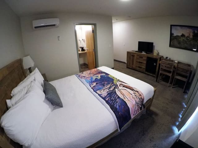 Economy Room, 1 Queen Bed (Near Ice Machine)